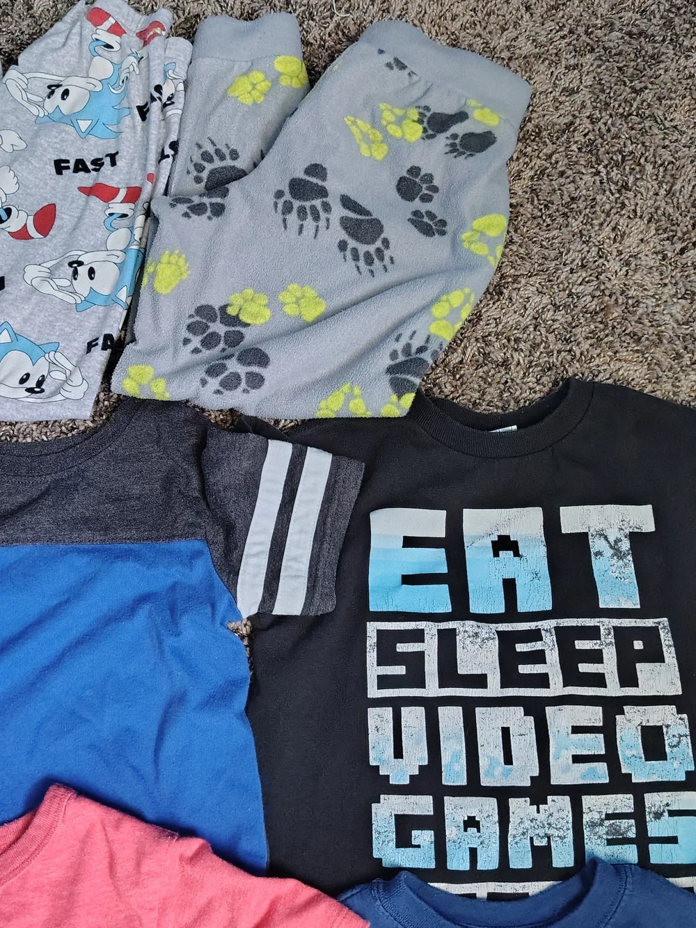 Kids Boys Size 4T Clothes Lot 12pc (Sonic - Marvel -Dinosaurs)